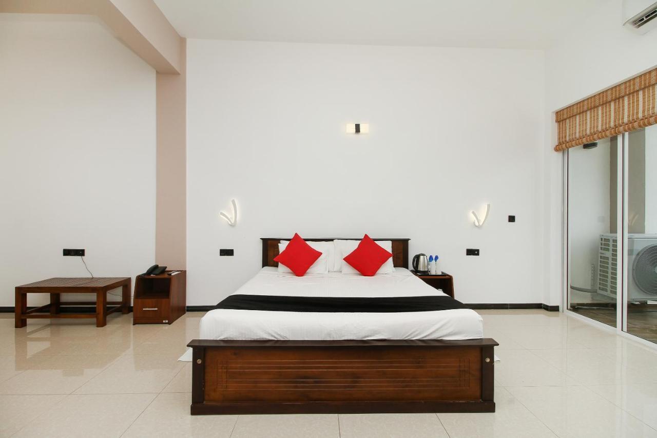 Grace Beach Resort By Travel Corners Negombo Eksteriør billede
