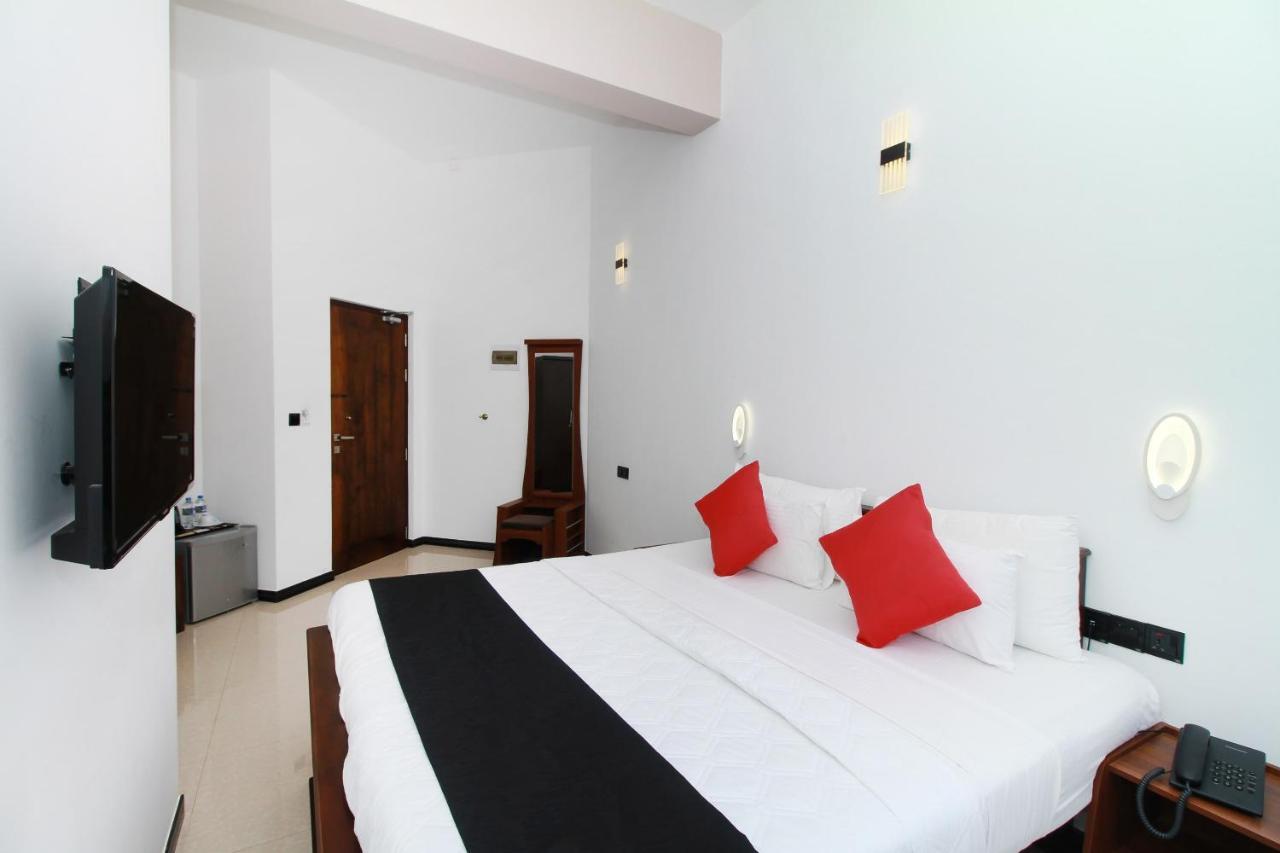 Grace Beach Resort By Travel Corners Negombo Eksteriør billede