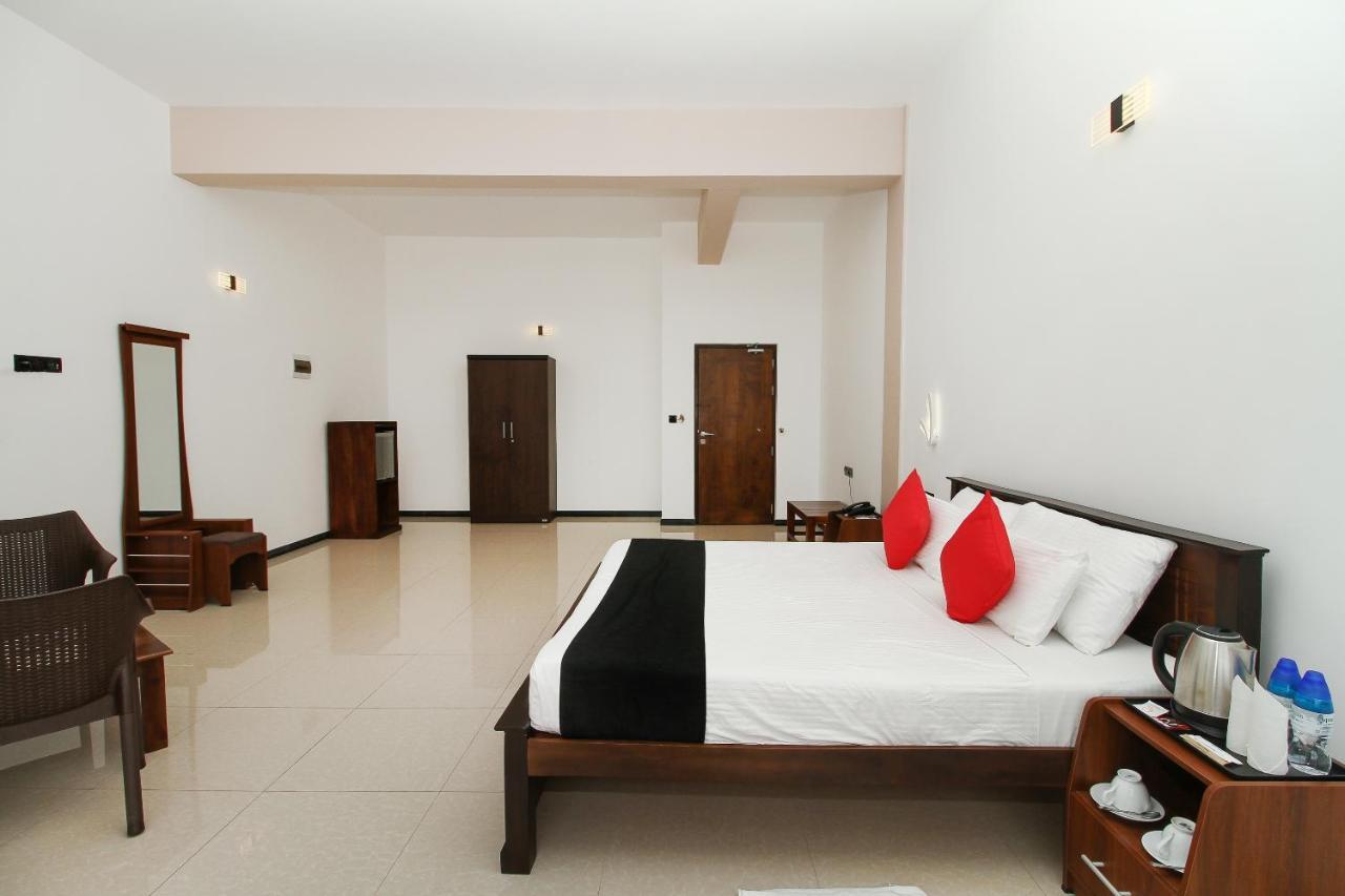 Grace Beach Resort By Travel Corners Negombo Eksteriør billede